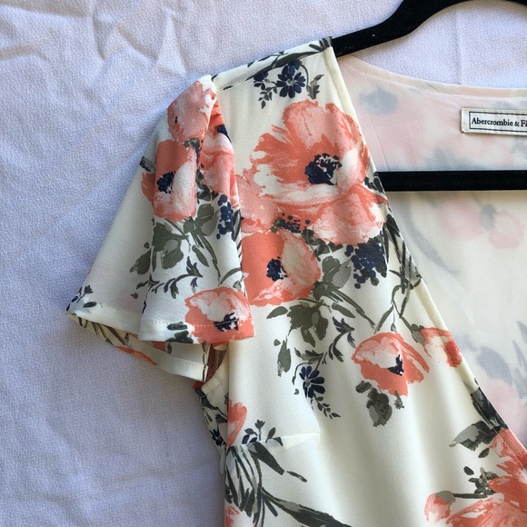 Abercrombie floral wrap dress - Picture 3 of 5